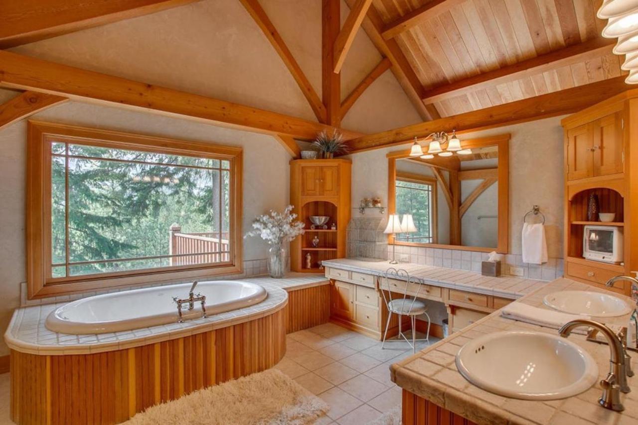 Snowgrass Lodge - River, Mountain Views & Hot Tub Leavenworth Ngoại thất bức ảnh